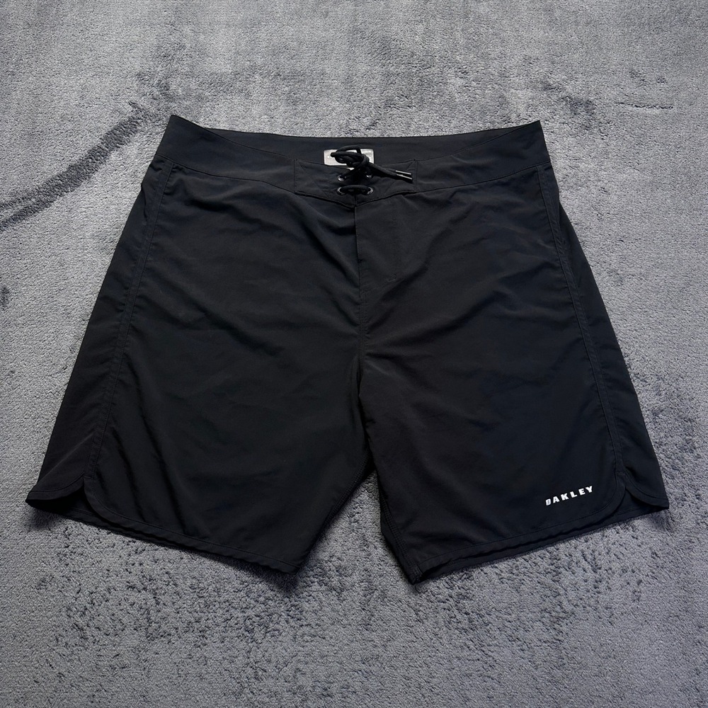 Oakley Performance Fit Board Shorts Men 38 Black Lace Up Zipper Pocket Trunks